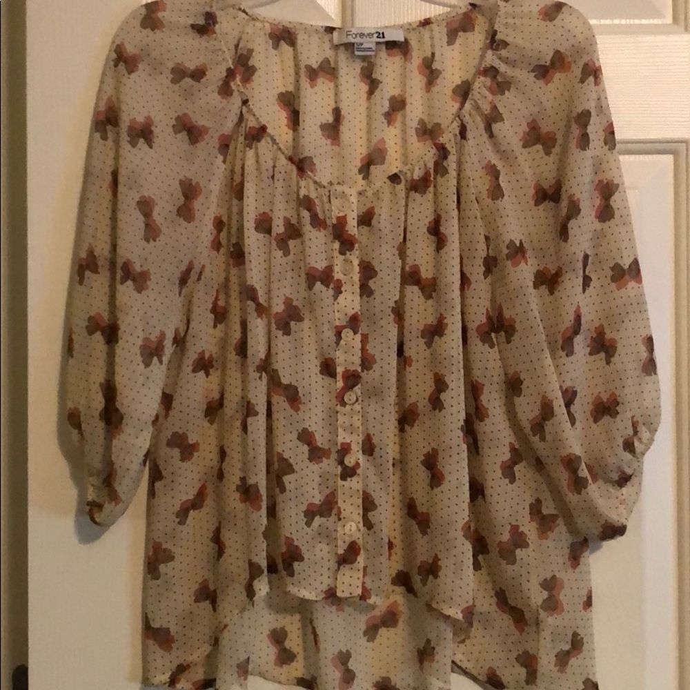 Adorable pattern shirt!